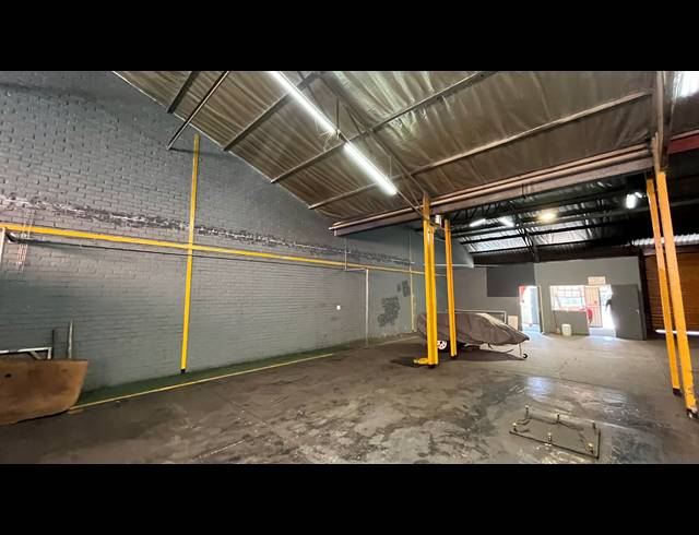 301M² WAREHOUSE FOR SALE IN ISANDO
